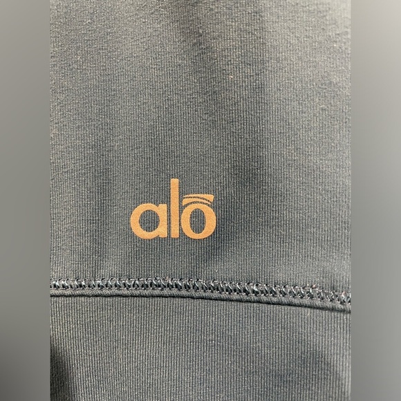 ALO zip Up size M - Picture 6 of 9